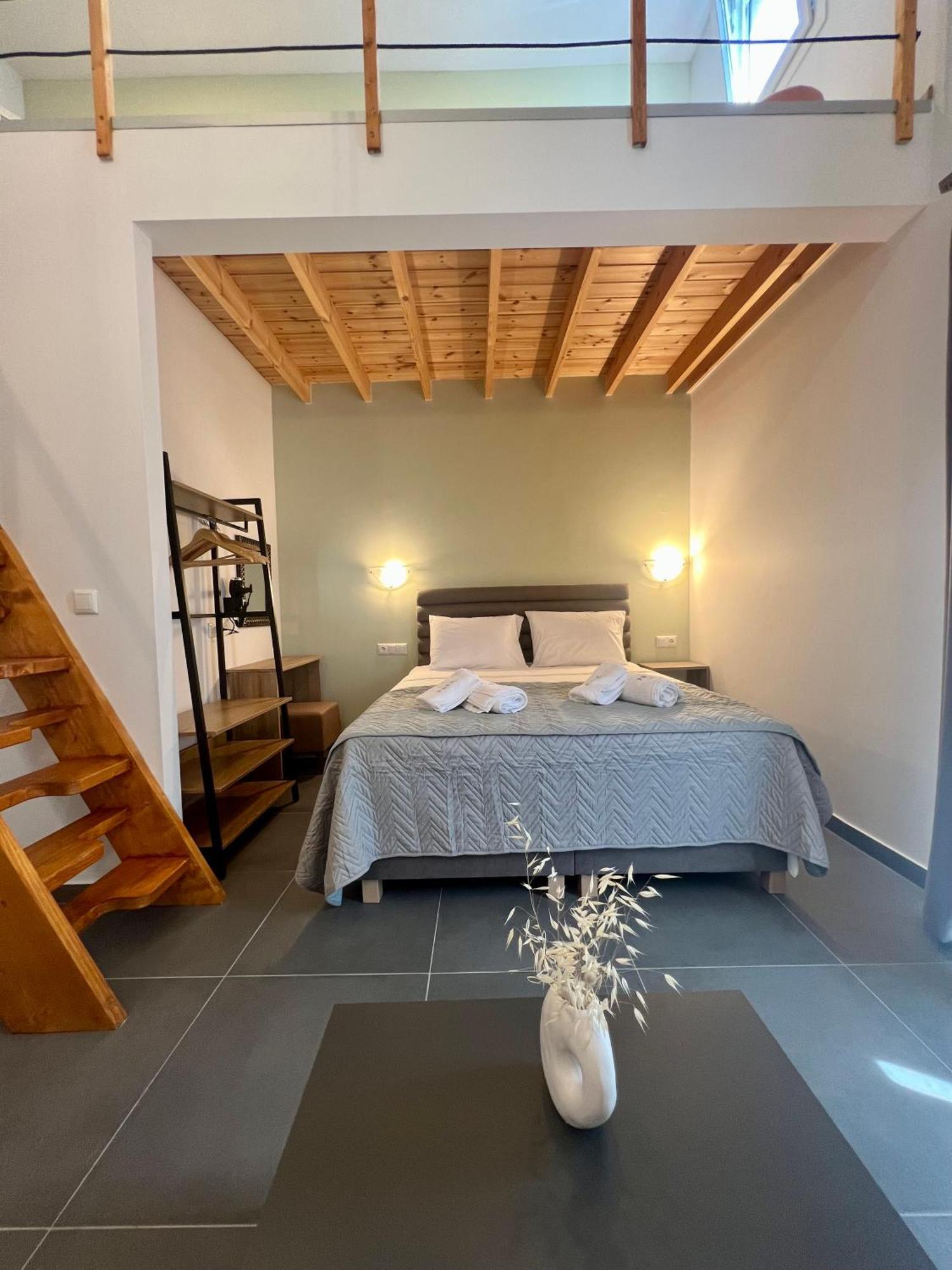Privileged Villa Néa Péramos Buitenkant foto